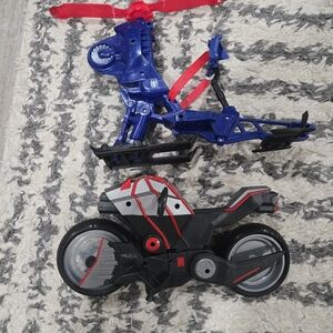 Marvel Red and Blue Action Figure Playset